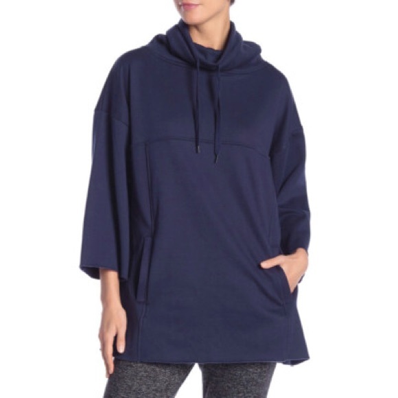 UGG Astrid Fleece Poncho, NWOT, XS/S - Picture 1 of 5